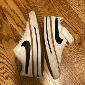 Nike Velcro shoes sz 11